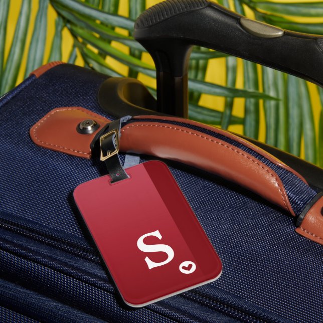 Monogram Girly Red Heart Simple Modern Chic Bagagebricka (Framsida Insitu 1)