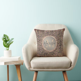 Monogram Glittery Chic Leopard Kudde