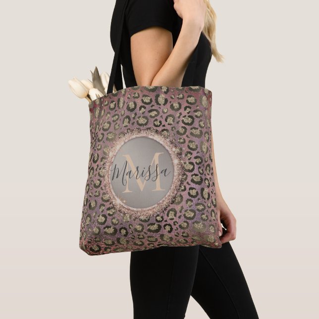 Monogram Glittery Chic Leopard Tygkasse (Närbild)
