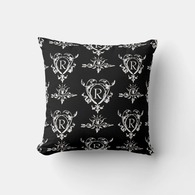 Monogram gotiskt hjärta och pilmönster kudde (Framsida)