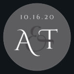 Monogram Grått Bröllop Initialer Runt Klistermärke<br><div class="desc">Anpassa med initialer och bröllop färg. Bakgrunden till färg är också anpassadet.</div>