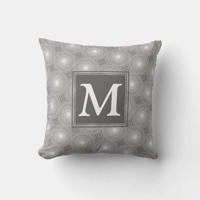 Monogram grått circles mönster kudde (Framsida)