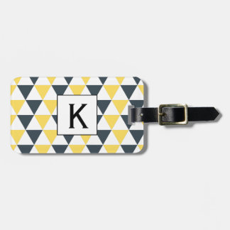Monogram Gult och träkol Triangles Mönster Bagagebricka