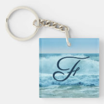 Monogram havets vågor kraschar på Shore