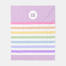 Monogram i vit cirkel Pastel Rainbow Rand Fleecefilt