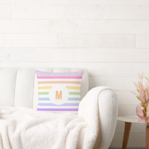 Monogram i vit cirkel Pastel Rainbow Rand Kudde