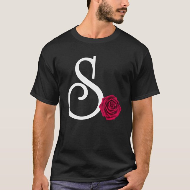 Monogram Initial Brev S med Röd ros på svart B T Shirt (Framsida)