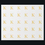 Monogram Initial Guld Gyllen Vit Anpassad Färg Presentpapper<br><div class="desc">Designad med textmall för monograminitial som du kan anpassa! Du kan också ändra färgerna som du önskar.</div>