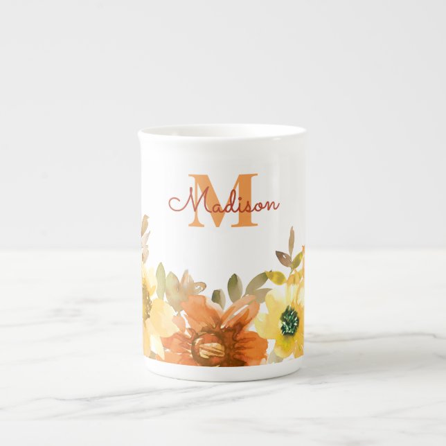 Monogram Initial Namn Orange Akvarell Blommig Benporslin Mugg (Framsidan)