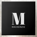 Monogram Initial Namn Simple Black and White Kakelplatta<br><div class="desc">Modern typografi,  minimalistisk,  första namn-utformning,  som kan ändras för att anpassa sig.</div>