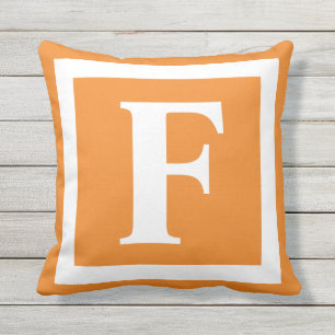 Monogram Initial Orange Vit utvändig Dekorativ ku Kudde