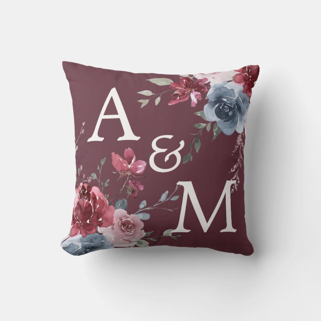 Monogram Initialer Dusty Ro Blue Blommigt Burgundy Kudde (Framsida)