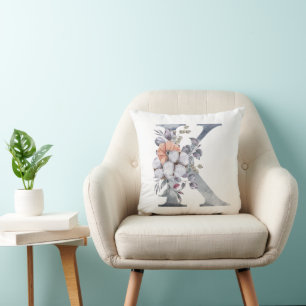Monogram K, Blommig akvarell blå persika vit Kudde