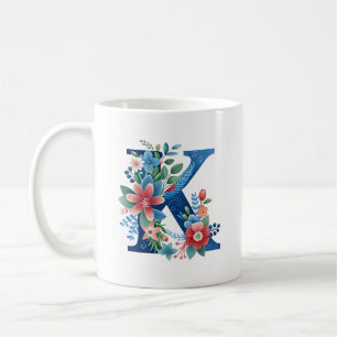 Monogram K med dekorativ blomsterdesign Kaffemugg