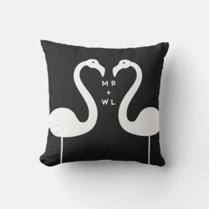 Monogram Kissing Flamingos Black Pillow Utomhuskudde