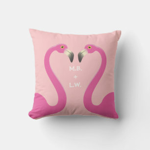 Monogram Kissing Flamingos Coral Pillow Utomhuskudde