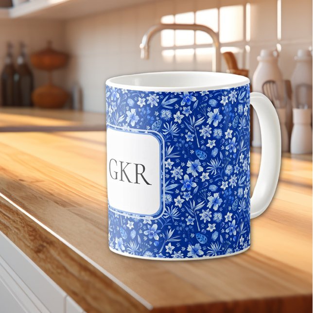 Monogram Koboltblå Blommor & Löv Mönster 11oz Kaffemugg (Skapare uppladdad)