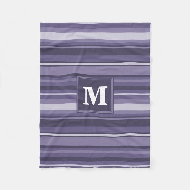 Monogram läsk lila rand fleecefilt (Framsidan)