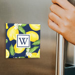 Monogram Lemon Fruit Navy Blue Magnet<br><div class="desc">Den botaniska vattenfärgen citron mönster har ett vitt kvadratiskt monogram.</div>
