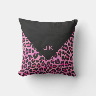 Monogram Leopard Black and Shock rosa Print Kudde