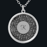 Monogram Leopard Skriv ut Black Silver Grått Trend Silverpläterat Halsband<br><div class="desc">Monogram den här leoparden Skriv ut djurutskrift i svart och Silver Grått Silver Necklace. Gör en underbar gåva till henne eller till dina brudtärnor.</div>