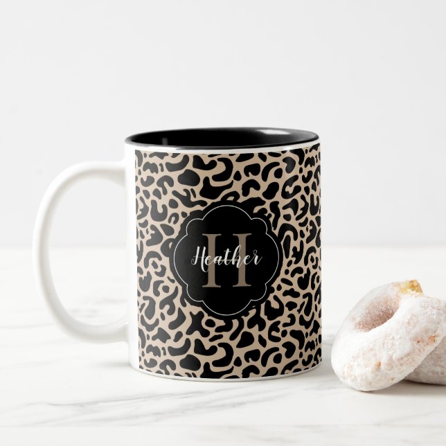 Monogram Leopard Skriv ut Två-Tonad Mugg (Med munk)