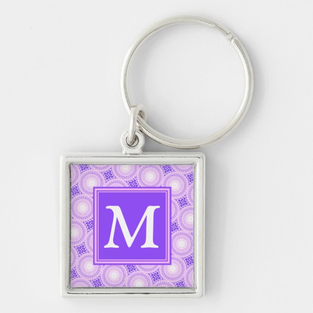 Monogram lila circles mönster fyrkantig silverfärgad nyckelring (Framsidan)