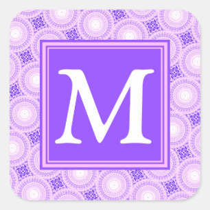 Monogram lila circles mönster fyrkantigt klistermärke