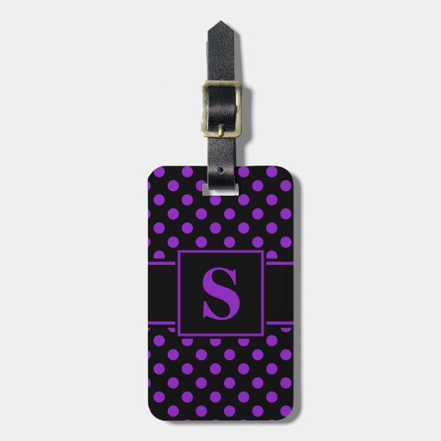 Monogram lila prickar på svart bagagebricka (Vertikal Framsida)