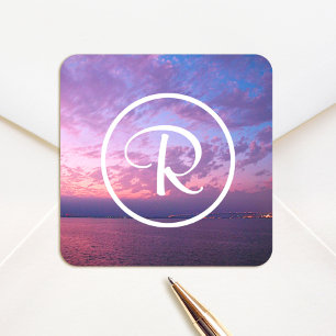 Monogram lila rosa Sea sunset-foto fet stil Fyrkantigt Klistermärke