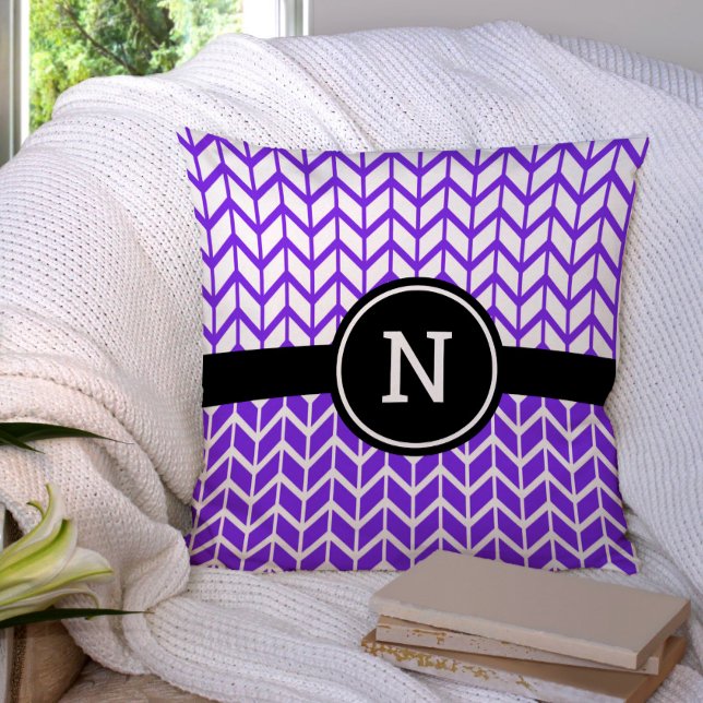 Monogram Lila White Chevron Mönster Modern Kudde (Skapare uppladdad)