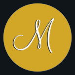 Monogram M Bröllopsinbjudan Guld Seal Runt Klistermärke<br><div class="desc">Monogram "M"-märke. Anpassade</div>