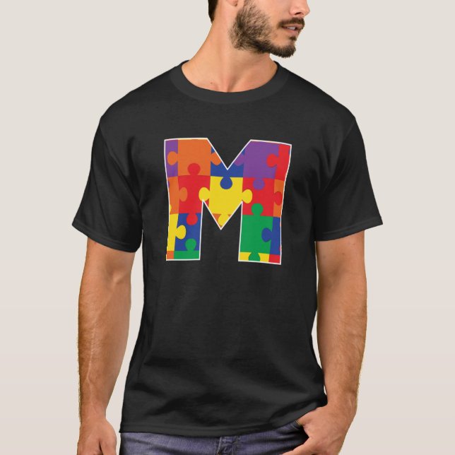 Monogram M i Multi Färg Puzzle Delar T Shirt (Framsida)
