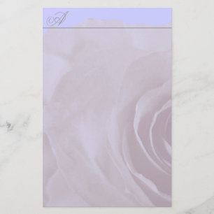 Monogram-mallsutfyllnad Ro på periwinkle Blue Brevpapper