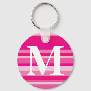 Monogram med en färgrik randig bakgrund - M Nyckelring