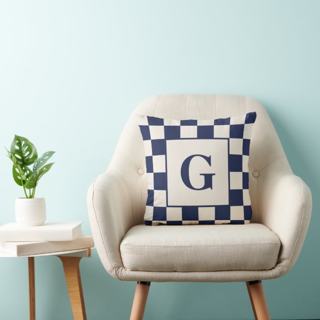 Monogram med marinkrämt Gräns Kudde (Stol)