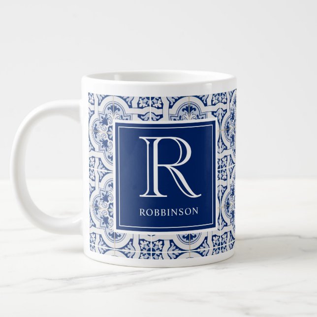 Monogram med Namn Blue Sicilian Tile Jumbo Mugg (Vänster)