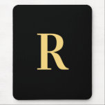 Monogram Modern Black Guld Musmatta<br><div class="desc">Detta är en modern monogramdesign för personligen. Den här contemporaryn är i färd med att trendera svart och guld, med typografi av snyggt. Det är perfekt för en personlig eller idealisk som ett nytt tekniskt tillbehör för dig själv som snyggt. Lägg bara till det första brev genom att skriva in...</div>