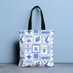 Monogram Modern Blue White Abstrakt Mönster Tygkasse<br><div class="desc">Monogram Modern Blue White Abstrakt Mönster Tote Bag har en mönster av abstrakt-objekt med anpassningsbarnas monogram i mitten. Perfekt till som en gåva till henne för jul,  födelsedag,  Mors dag och mer vare sig det är flickvän,  syster,  fru,  mor eller vänner. Skapat av Evco Studio www.zazzle.com/store/evcostudio</div>