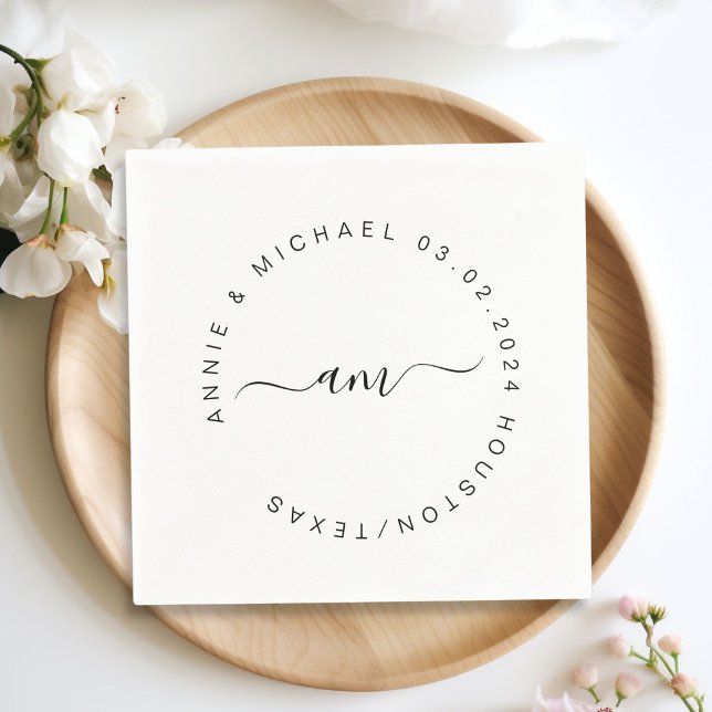 Monogram,Modern, Minimal Bröllop Pappersservett (Monogram, modern, minimal, white wedding napkin. Personalized with your name and date.)