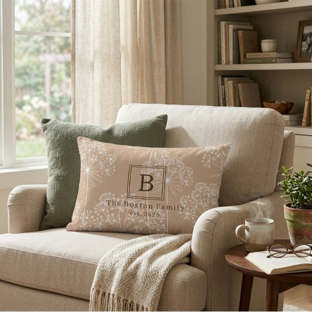 Monogram Morot Blommig Silhuett Mjuk Beige Prydnadskudde (Skapare uppladdad)