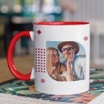 Monogram Namn 3 Photo Collage Trendig Modern kaffe Mugg<br><div class="desc">Monogram Namn 3 Photo Collage Trendig Modern Coffee Mugg har en fotokollage av tre av dina favoritfoton med personlig namn och monogram i elegantens röda skript. Anpassa genom att redigera texten i textrutorna. Perfekt för födelsedag, jul, Mors dag, syster, bästa vänner och mycket annat. PHOTO TIP: centrera dina foton innan...</div>