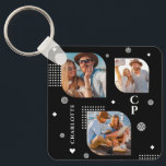 Monogram Namn 3 Photo Collage Trendig Nyckelring<br><div class="desc">Monogram Namn 3 Photo Collage Trendig Modern Keychain har en fotokollage av tre av dina favoritfoton med personlig namn och ett monogram i elegant-vita skript på svart bakgrund. Anpassa genom att redigera texten i textrutorna. Perfekt för födelsedag, jul, Mors dag, Fars dag, syster, kusiner, bästa vänner och mycket annat. PHOTO...</div>