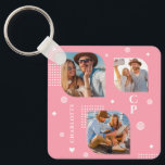 Monogram Namn 3 Photo Collage Trendig Nyckelring<br><div class="desc">Monogram Namn 3 Photo Collage Trendig Modern Keychain har en fotokollage av tre av dina favoritfoton med personlig namn och ett monogram i elegant-vita skript på rosa bakgrund. Anpassa genom att redigera texten i de angivna textrutorna. Perfekt för födelsedag, jul, Mors dag, Fars dag, syster, kusiner, bästa vänner och mycket...</div>