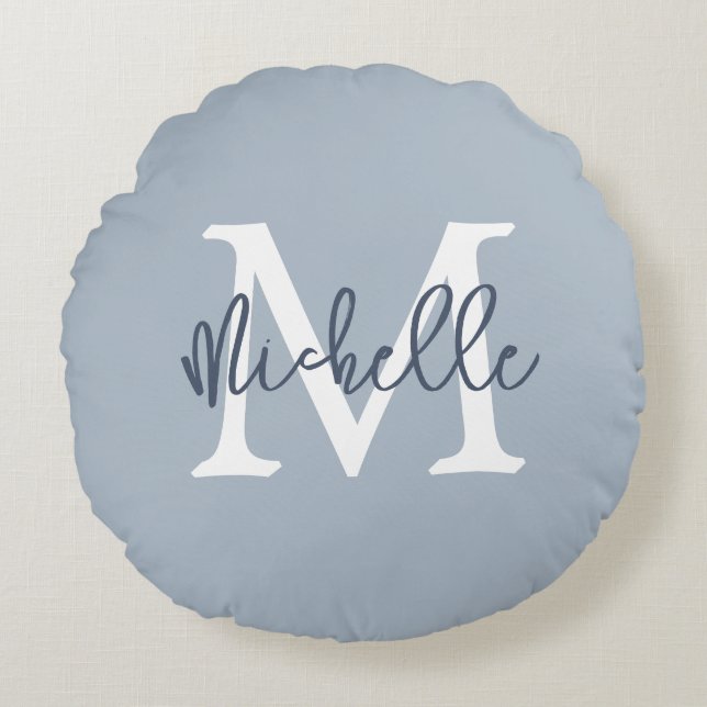 Monogram Namn Initial Script Dusty Blue Rund Kudde (Framsidan)