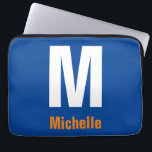 Monogram, Namn, inledande, modernt, minimalistiskt Laptop Fodral<br><div class="desc">Du kan ändra informationen med dina egna personuppgifter genom att enkelt och användbart redigera verktyg. Du kommer alltså att ha en produkt som är helt unik för dig.</div>