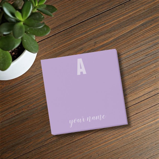 Monogram Namn Lila Sticky Post IT Notes Post-it Block (Add your name and initial to these cute purple sticky notes)