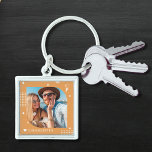 Monogram Namn Photo Trendig Simple Modern Fyrkantig Silverfärgad Nyckelring<br><div class="desc">Monogram Namn Photo Trendig Simple Modern Keychain har ett av dina favoritfoton med personlig namn och ett monogram i elegant, vitt skript på en brant bakgrund. Anpassa genom att redigera texten i de angivna textrutorna. Perfekt för födelsedag, jul, Mors dag, Fars dag, syster, kusiner, bästa vänner och mycket annat. PHOTO...</div>