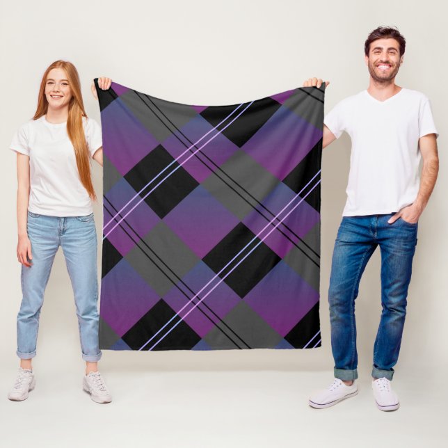 Monogram Namn Pput Lila Fleecefilt (På plats)