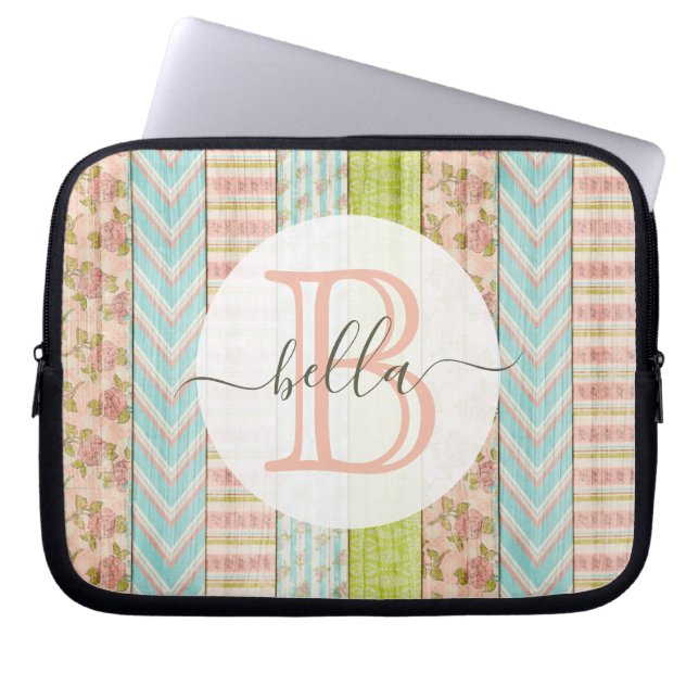 Monogram Namn Shabby Ro om träskydd i Rustic Wood  Laptop Fodral (Framsidan)